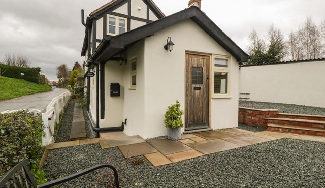 Pool Cottage