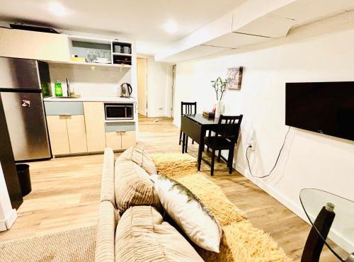 Private Suite With Spacious Yard
