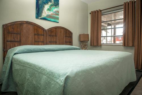 Ragged Edge Resort & Marina