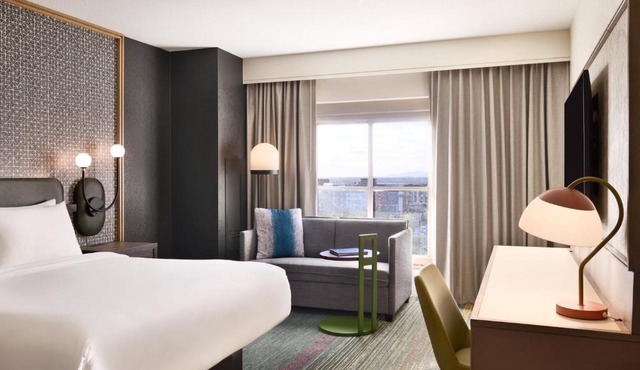 Renaissance Phoenix Glendale Hotel & Conference Center