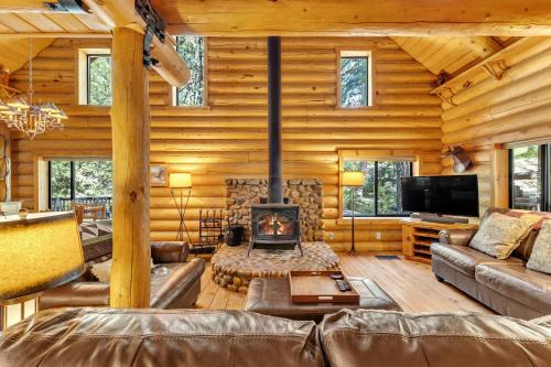 Rustic Elegance - A Woodland Escape