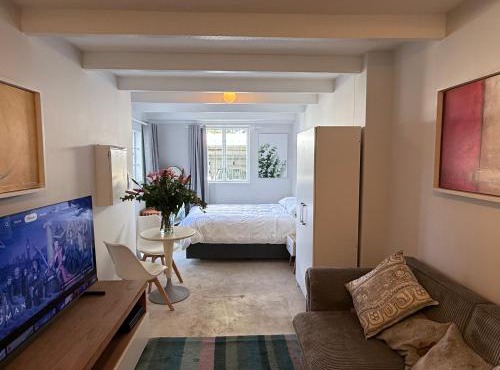 Secure & Central, Modern Flatlet
