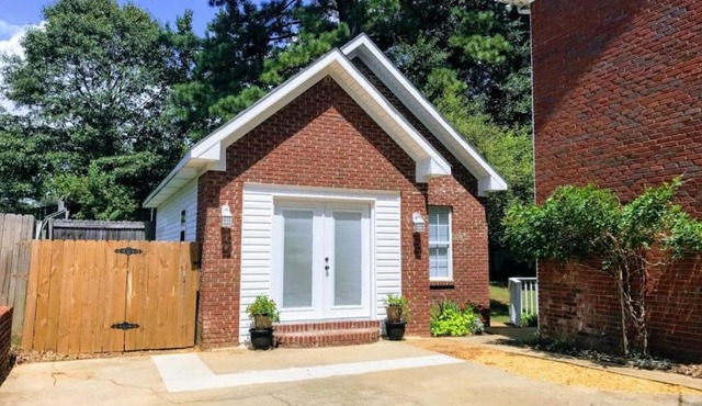 Southern Charmer Cottage