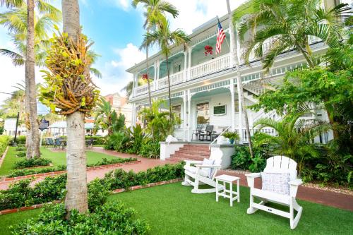 Southernmost Point Guest House & Garden Bar