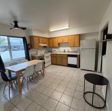 Spring Training Special Comfy 3 Bedroom