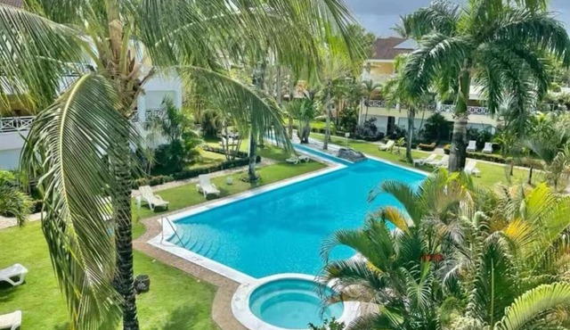 Superbe 2bd apt in gated community 2 steps from everything- Playa Popi