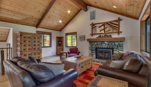 Tahoe Woods by Tahoe Getaways - Pet Friendly Tahoe Park Cabin w Hot Tub, Fireplace, Near Skiing!