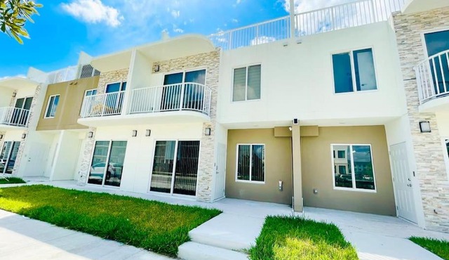 Thanksgiving Promo SKY TERRACE 3 FLOORS NEW Home BY MIA!