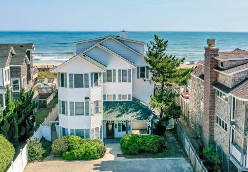 The Nags Header - NH MP 11.5, Oceanfront, Pool, Hot Tub, Pool Table, Pets OK, Flex Stays