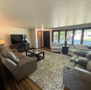 Three Bedroom Ranch walking distance to Lambeau