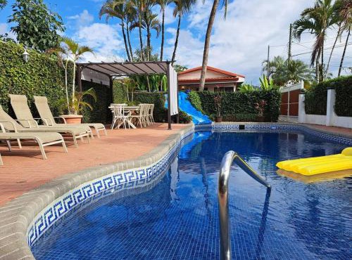 Villa Jaco Sol 4 bdr resort pool near the beach