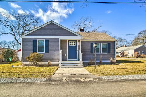 Walk to Shore: Updated Buzzards Bay Cottage!