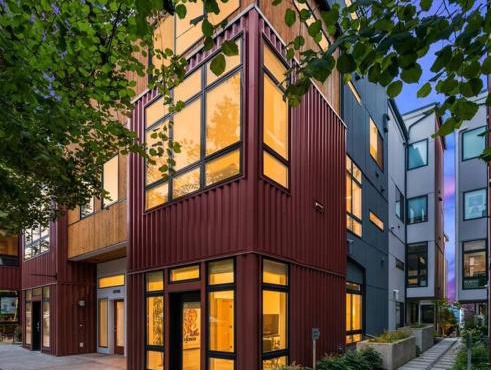 West Seattle's Modern Townhome