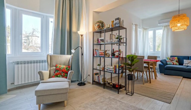 White Apartment - one bedroom in the city center