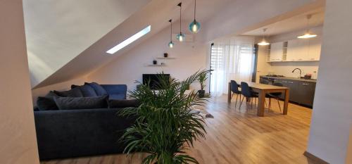 White Flat - SkyView Duplex