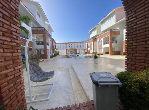 Your Beautiful Village Central 5 Min from the Beach