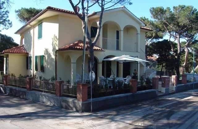 Blue flat with terrace