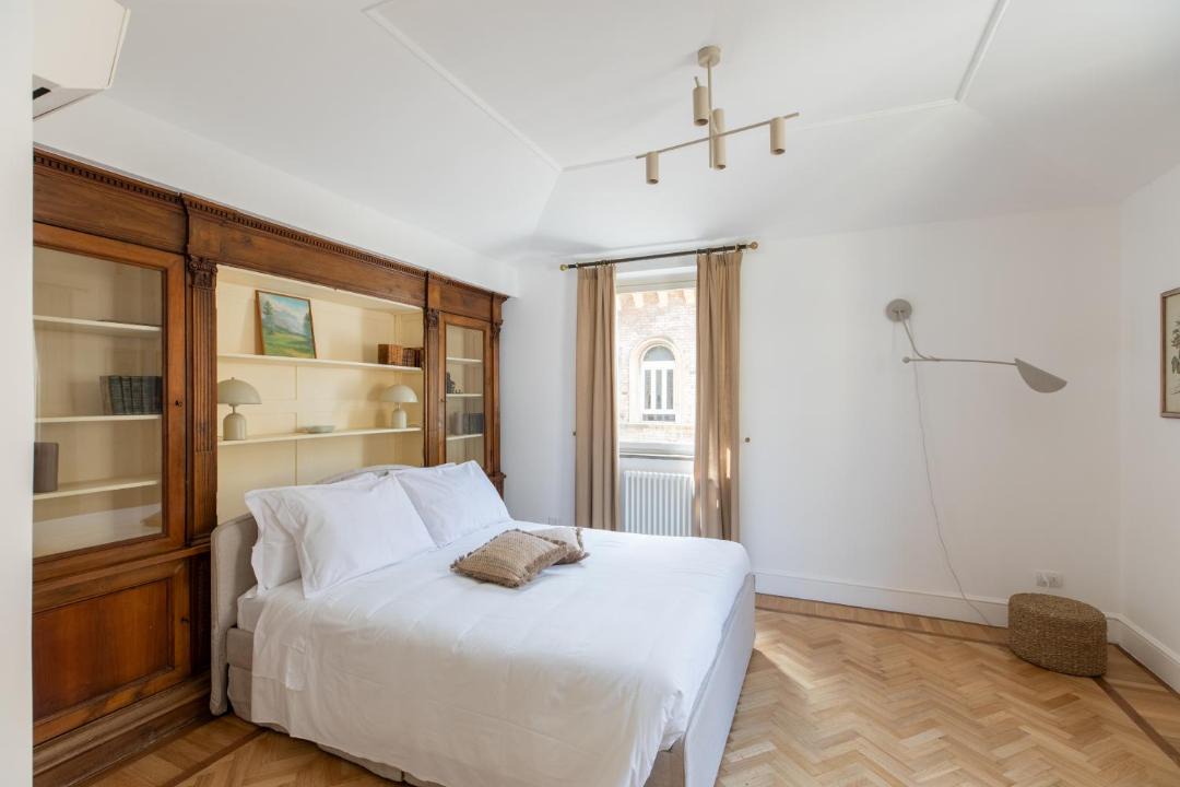 Trastevere Apartment | iFlat Trastevere Stylish 4 Bedroom Penthouse