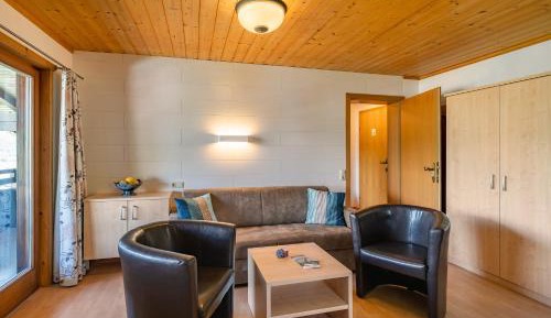 Two-Bedroom Deluxe Apartment with Garden View
