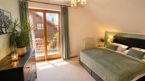 Ebersberg District Apartment | Traumhafte Ferienwohnung auf 100 Quadratmetern für 6 Pers nähe München, ICM, Therme, MUC