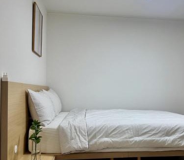 Sangsu-dong House | Hongdae Entire Home 3Bed room 5min to Subway & Han River