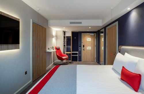 Cambourne Hotel | Holiday Inn Express Cambridge West - Cambourne by IHG