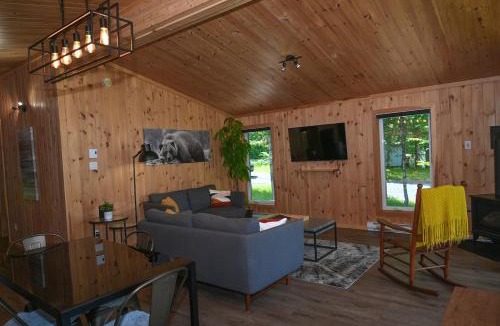 Les Etchemins Regional County Municipality Ski Chalet | Refuge du Kodiak BORD DE L EAU