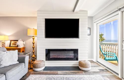 Isle of Palms Apartment | Seagrove Villa 11C - Oceanfront View! Center of Resort!