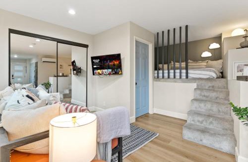 Hollywood Hills West Apartment | Designer Laurel Canyon Retreat, Hollywood Hills
