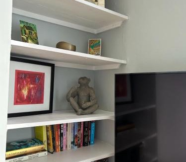 Upper Town Apartment | Elegant Georgian Apartment on Alfred Street