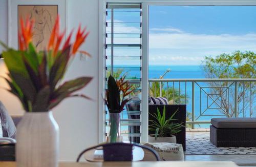 Rapid Creek Apartment | Sensational Sunsets Ocean Views from Top Floor
