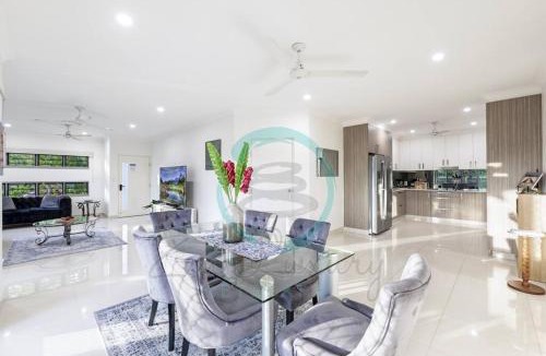Muirhead Apartment | Zenhouse: Stylish Muirhead Home Near Park/Hospital