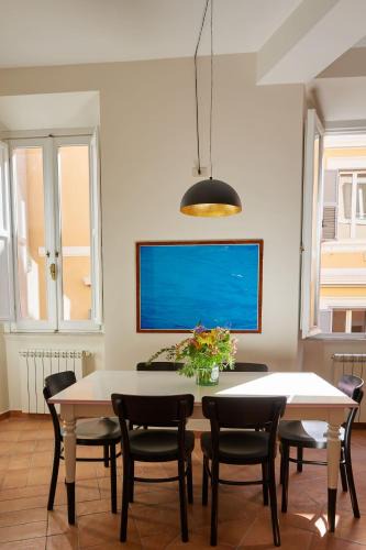 TrastevereHome - Elegant Apartment Near Navona Square