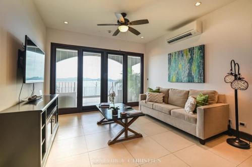 360 Splendor 306-Ocean View Condo-Breakfast