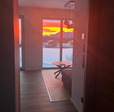 Moderne Ferienwohnung nahe Salzburg & Eugendorf