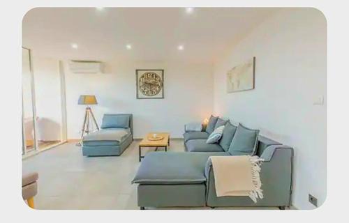 Cassis 5 pers parking vue mer