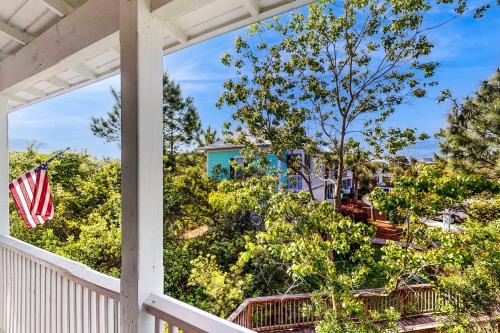 Dog-friendly bungalow with on-site pool hot tub free WiFi and washer&dryer