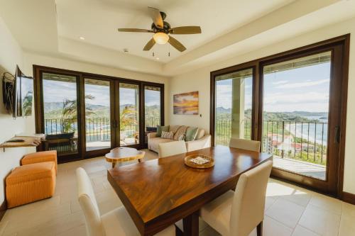 360 Splendor 104B-Ocean View Condo-Breakfast