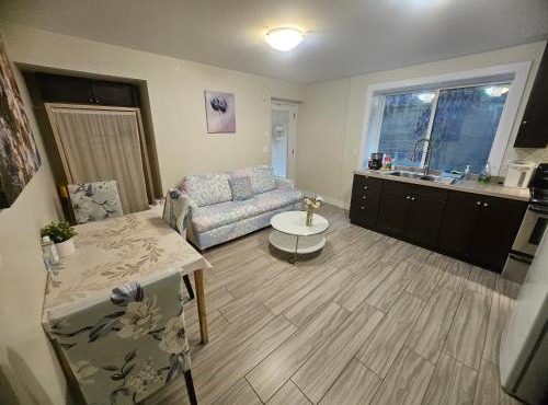 Metropolis MetroTown Area lovely place 2 or 1 bedrooms suite