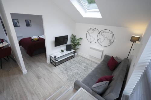 The Den - KING BED, 5 min walk to City Centre